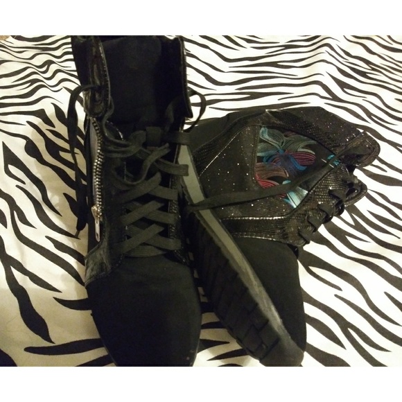 Forever Heeled Sneakers - Picture 3 of 5